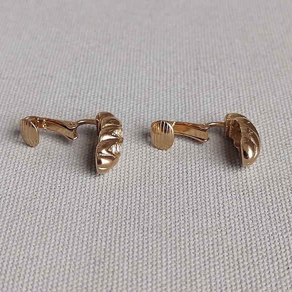DIOR | Gold Plated with Clear Stones Clip On Earrings | Vintage - Picture 8 of 12